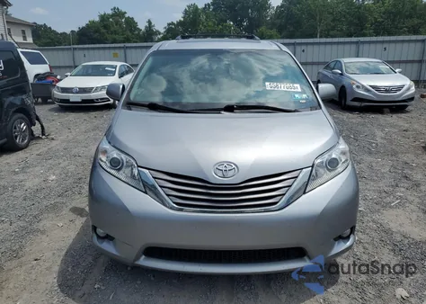 2017 Toyota Sienna Xle z USA, uszkodzony, nr VIN 5TDYZ3DC7HS900658